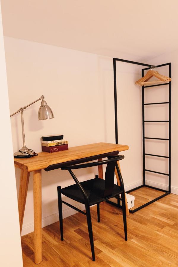 Modern Mezzanine At Jecna St Appartement Praag